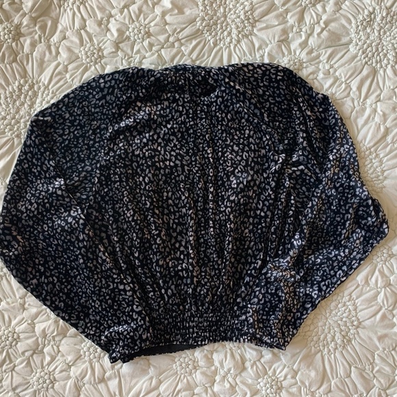 RAMY BROOK Jordyn Velvet Top w/deep-v neckline, Black/Grey Leopard Print Sz XS - Picture 3 of 11